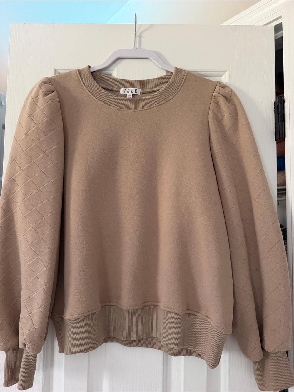 TCEC Quilted Puff Sleeve Sweatshirt in Camel Beige